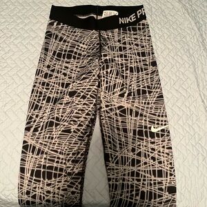 Nike crop Leggings. Worn a few times like new.